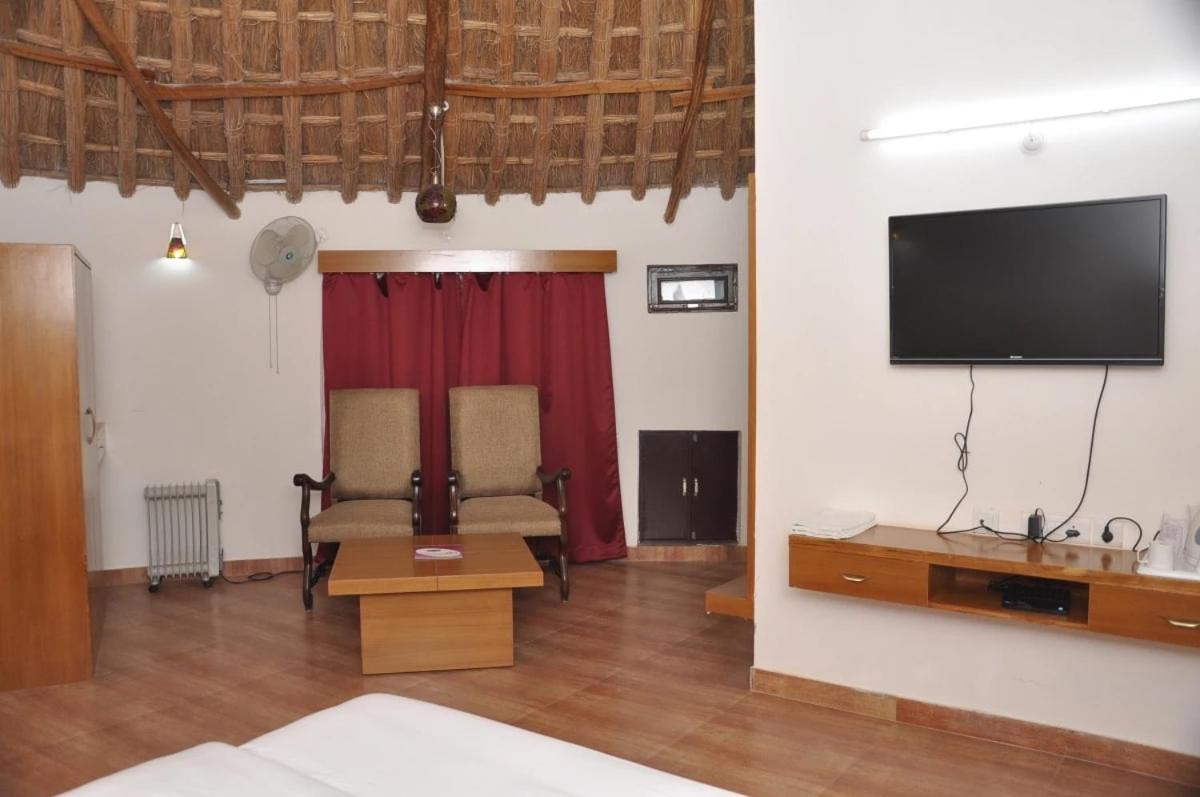 Neelkanth'S Bagar Inn Resort Jhunjhunu Екстериор снимка