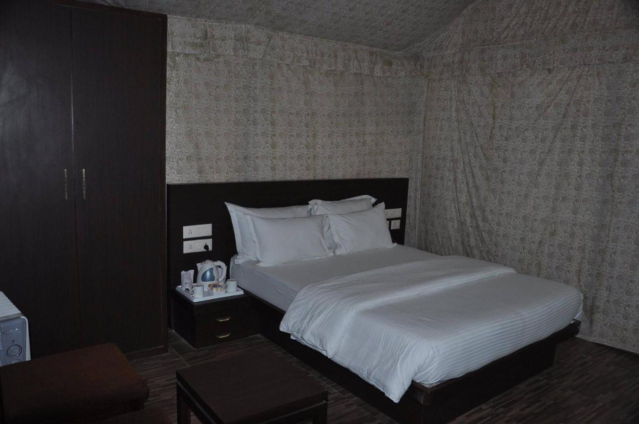 Neelkanth'S Bagar Inn Resort Jhunjhunu Екстериор снимка