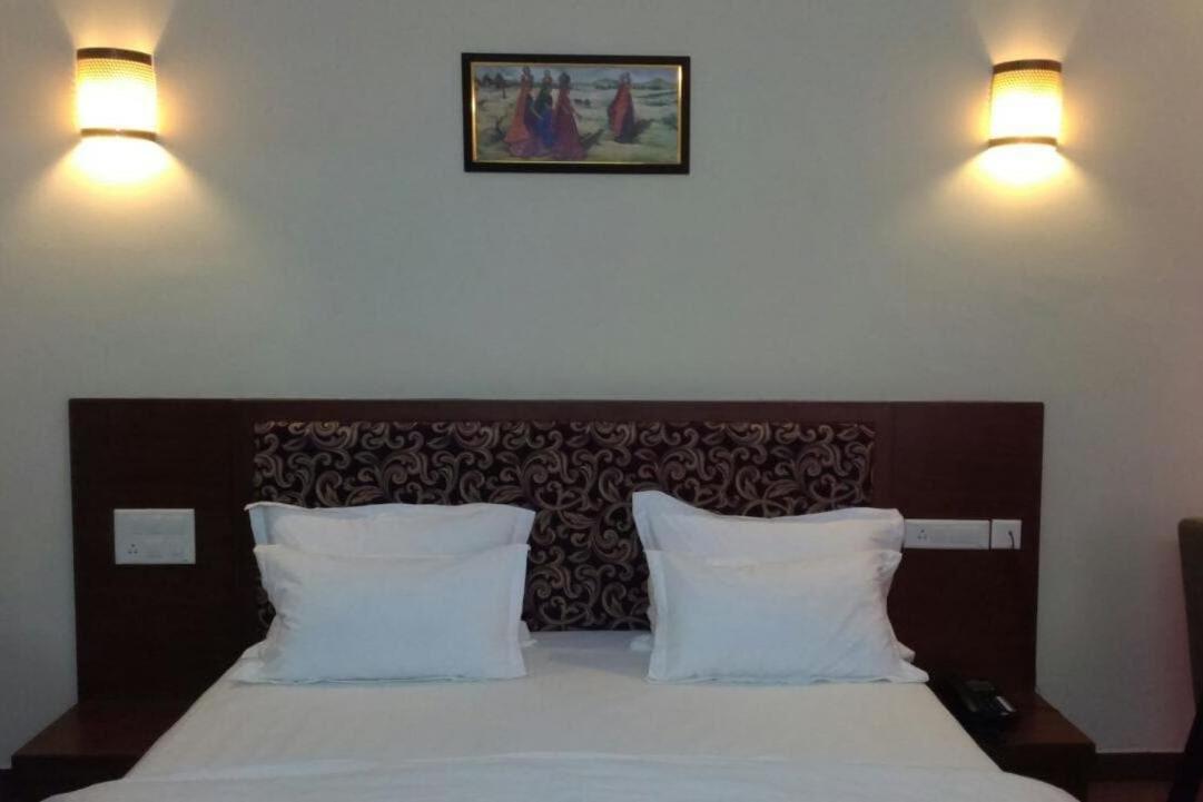 Neelkanth'S Bagar Inn Resort Jhunjhunu Екстериор снимка